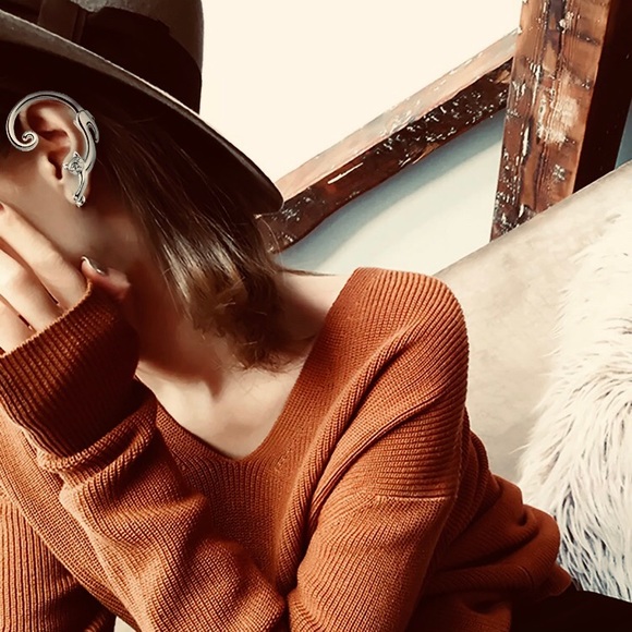 Gold Cat Ear Cuff Earring - Picture 4 of 5